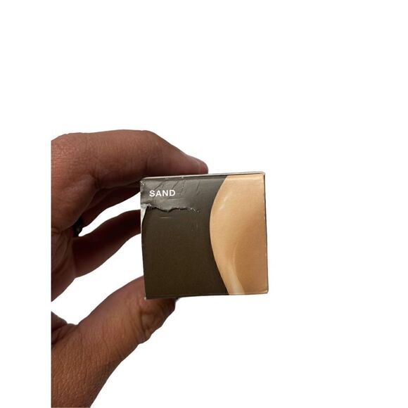 BECCA ULTIMATE COVERAGE 24 HOUR FOUNDATION in SAND 1oz NIB - Picture 3 of 3